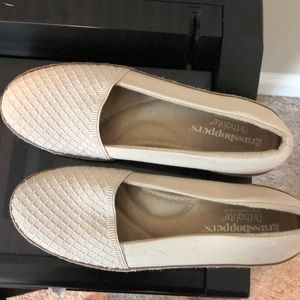 Grasshopper Petunia Tan